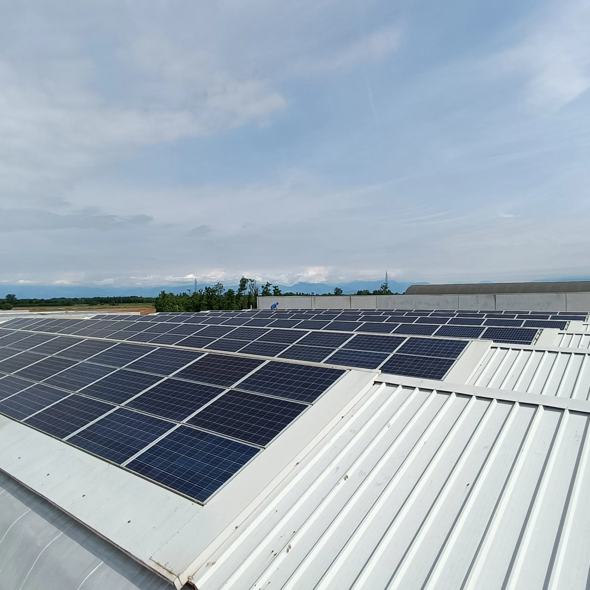 Lavaggio e pulizia impianti fotovoltaici capannoni industriali e aziende Treviso